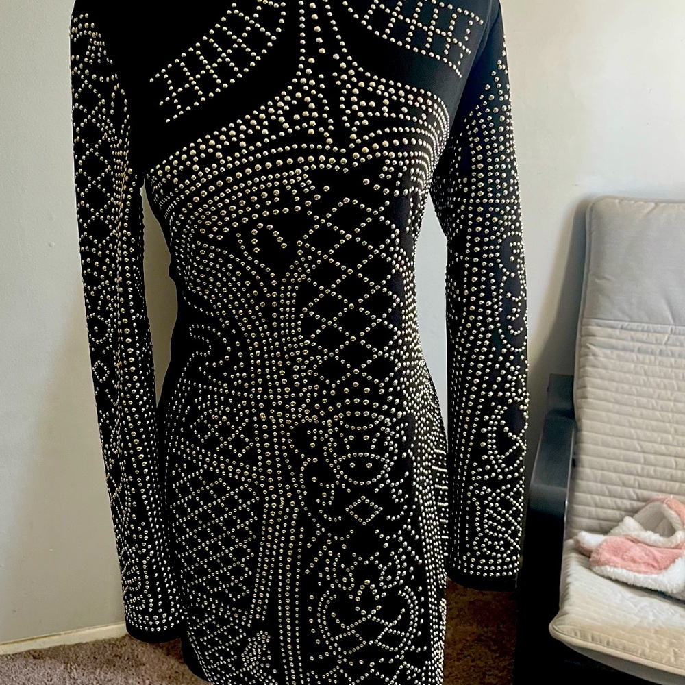 Women dress long sleeve sizeM one time wearing fashion nova